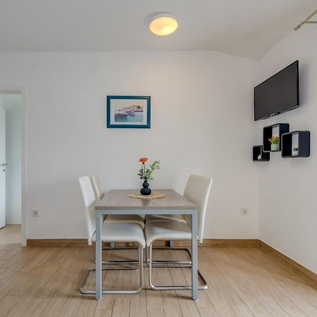 Apartments G トロギール 部屋 写真