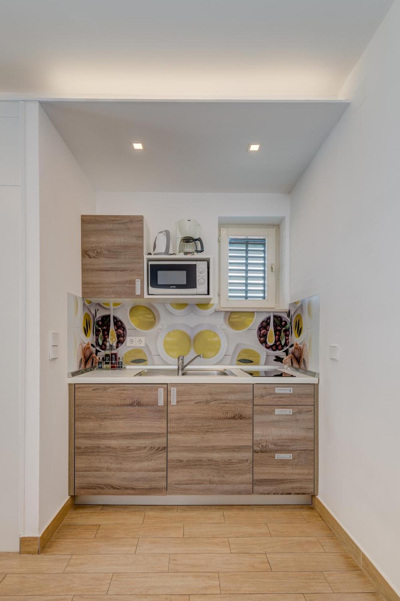 Apartments G トロギール 部屋 写真