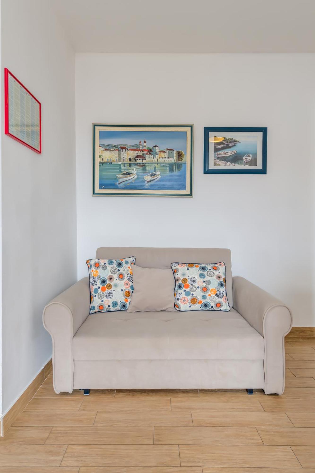 Apartments G トロギール 部屋 写真