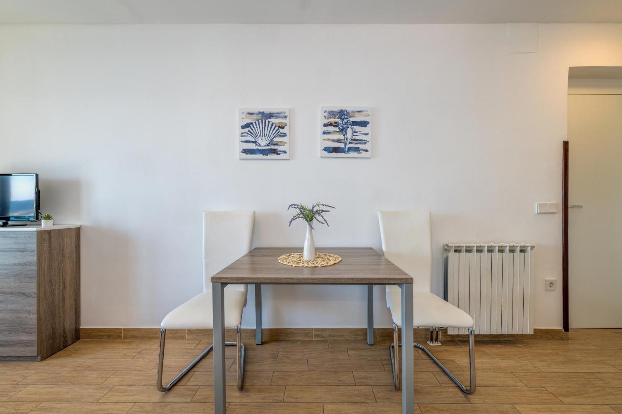 Apartments G トロギール 部屋 写真