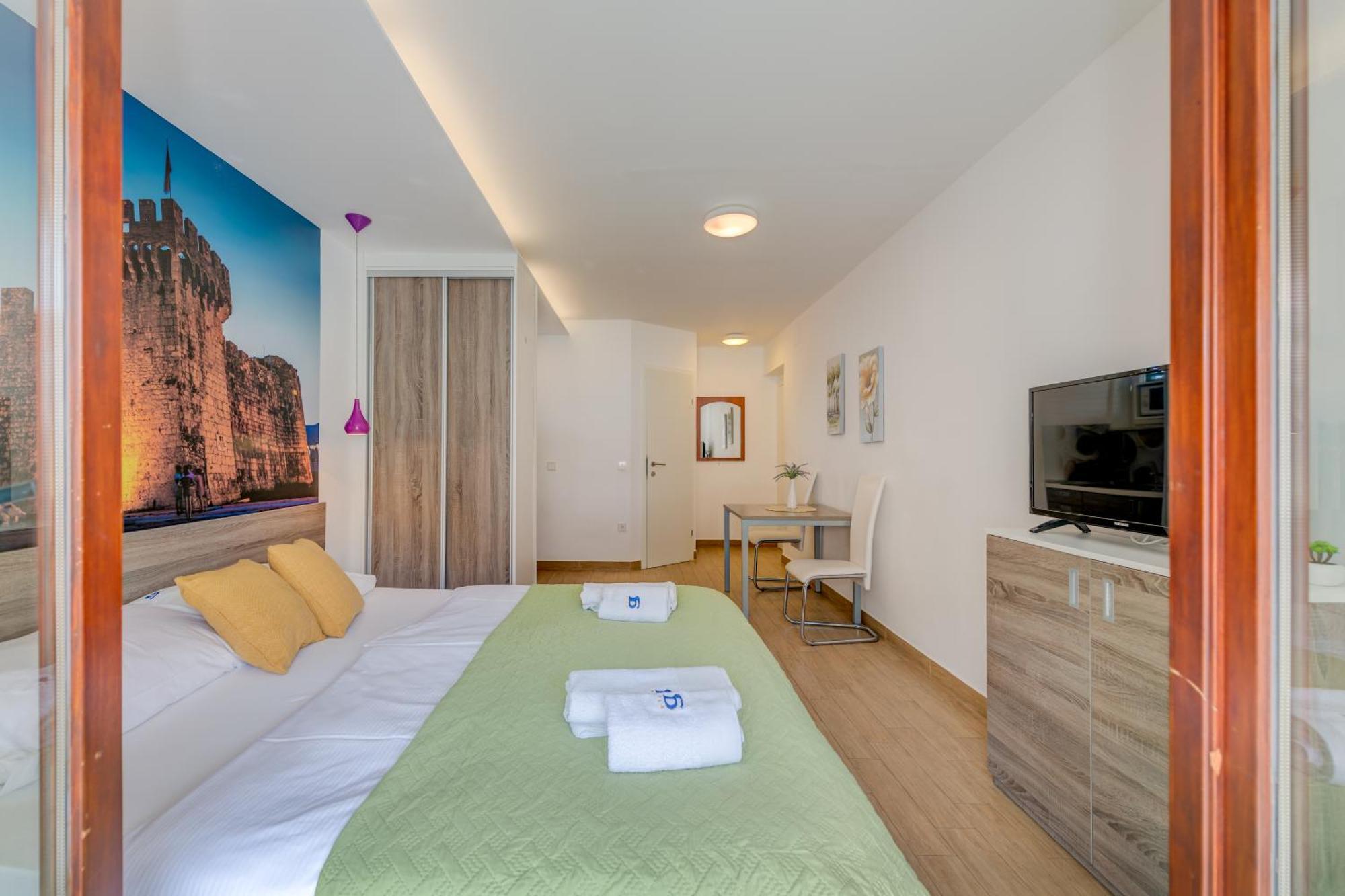 Apartments G トロギール 部屋 写真