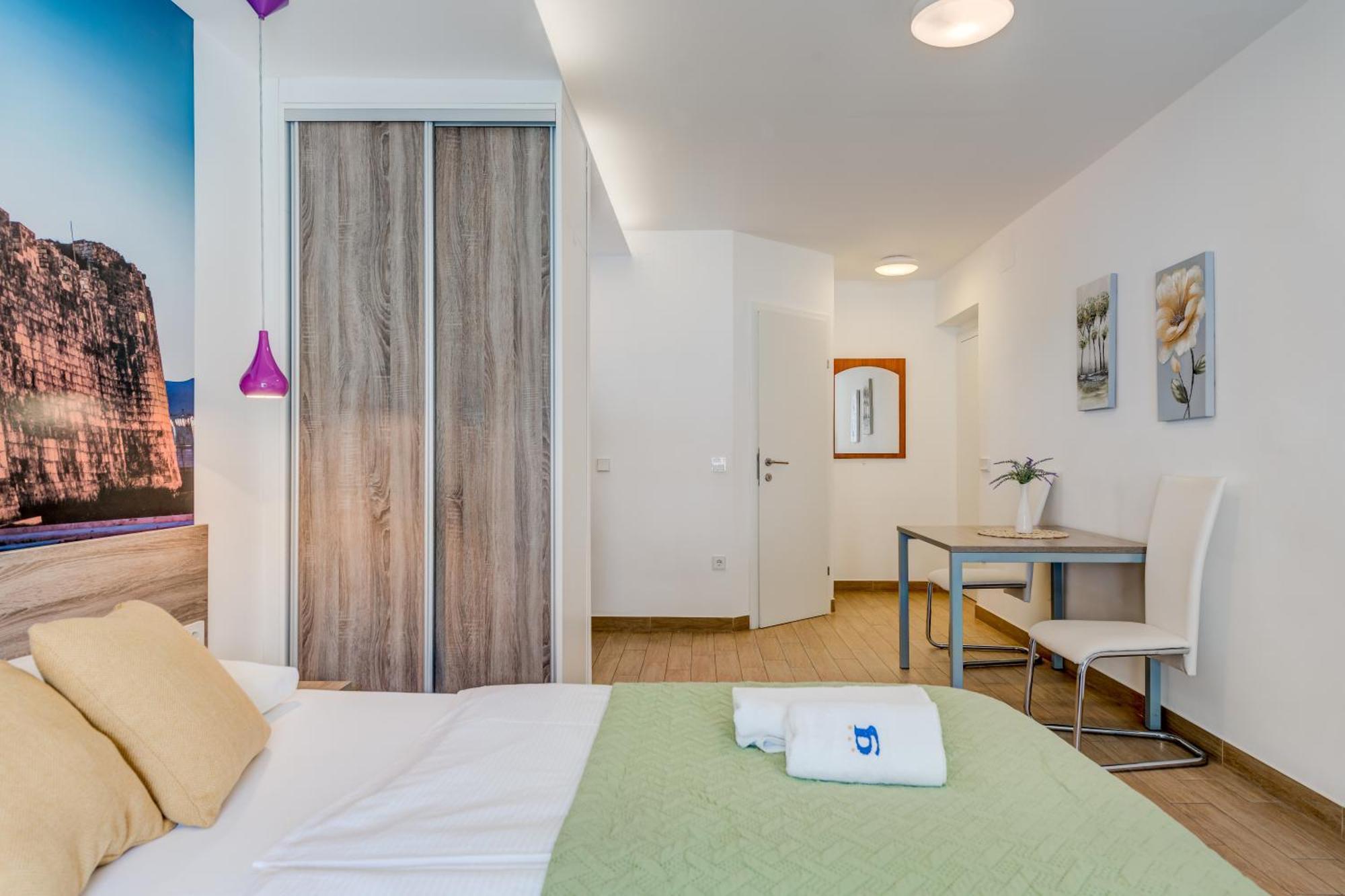 Apartments G トロギール 部屋 写真