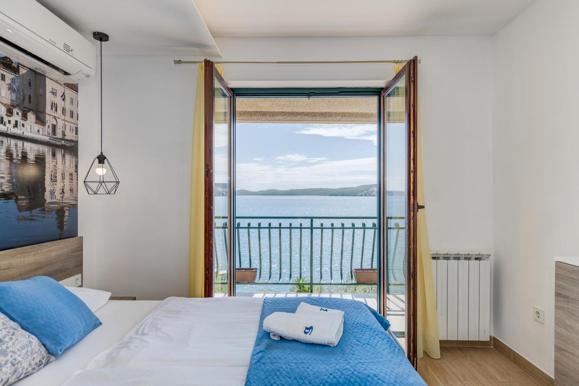 Apartments G トロギール 部屋 写真