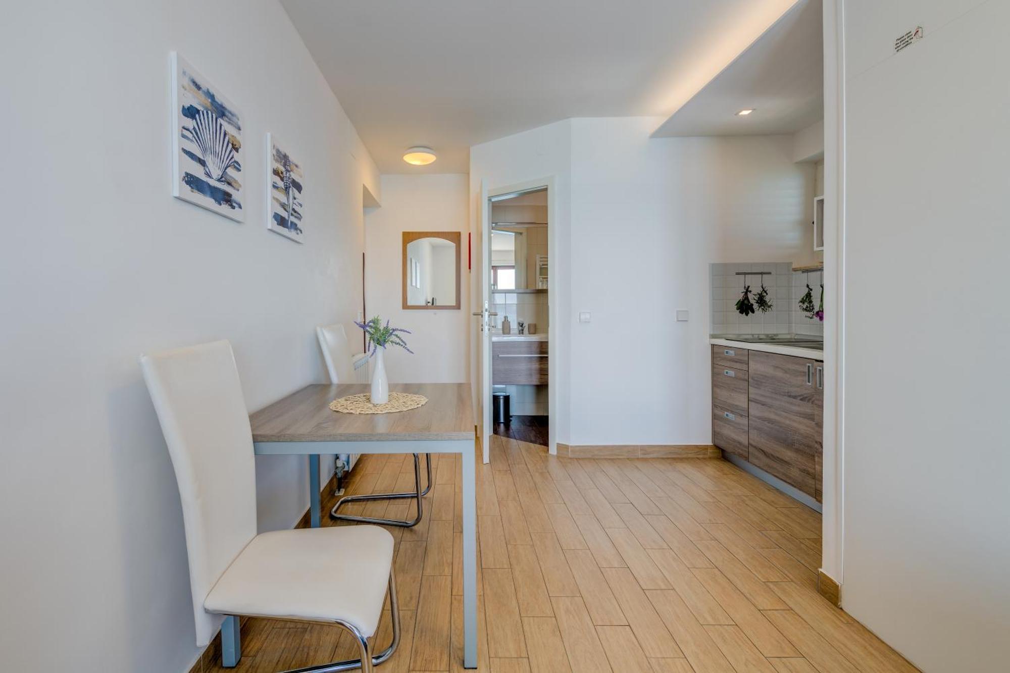 Apartments G トロギール 部屋 写真