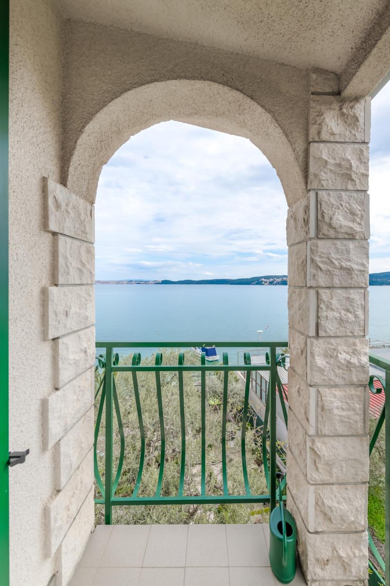Apartments G トロギール 部屋 写真
